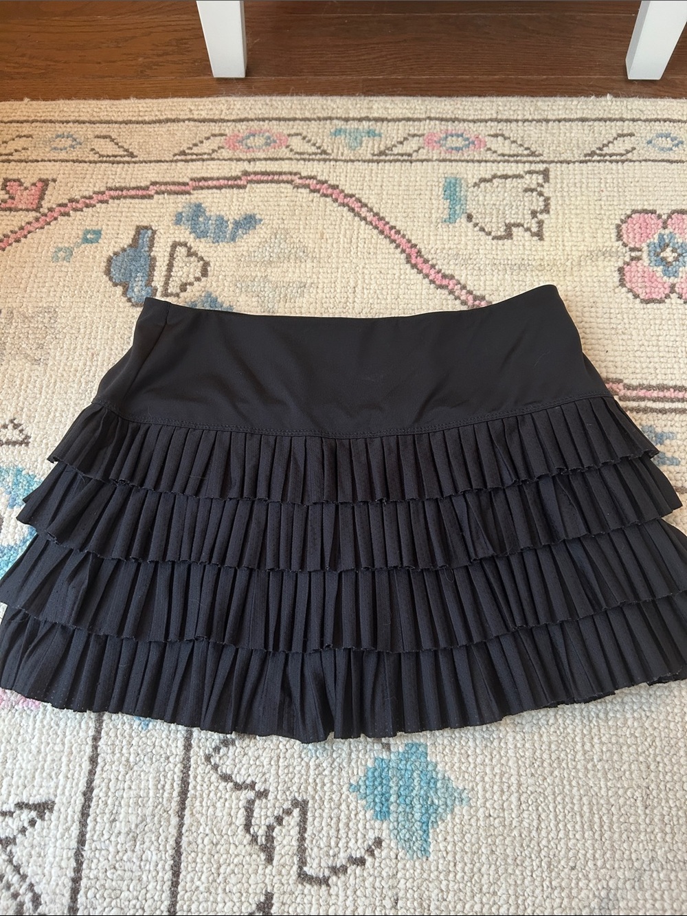lucky in love Women's Black Tiered Pleated Skirt